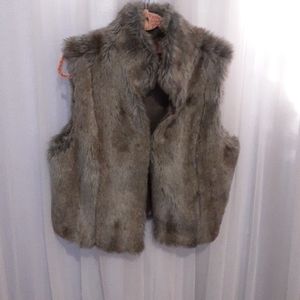 Elle faux fur vest